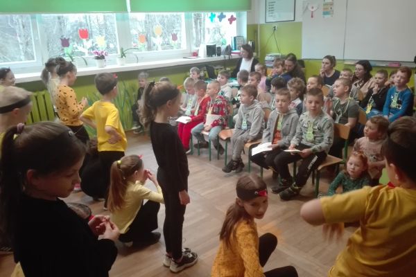 Oglądanie wielkanocnego przedstawienia