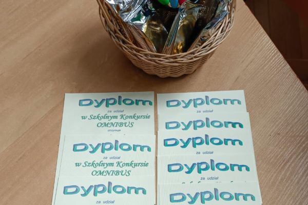 Dyplomy i drobne upominki