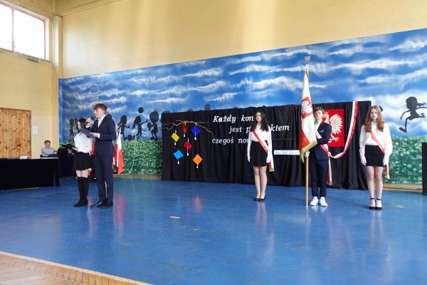 Uczniowie klas 8 żegnają szkołę