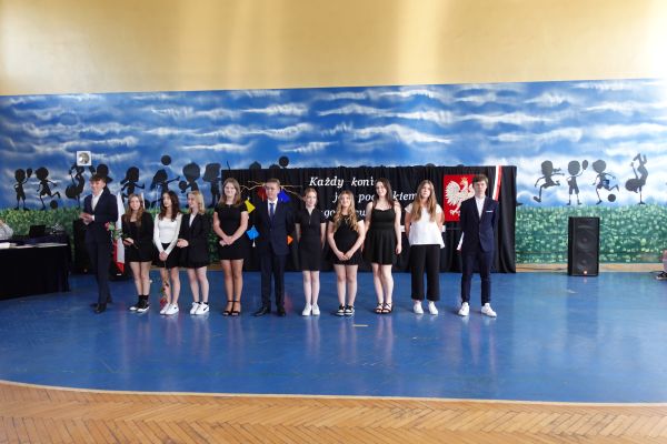 Wyróżnienie uczniowie ze średnia 5,50 i powyżej