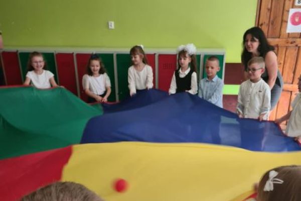 Zabawy integracyjne w klasie 1b