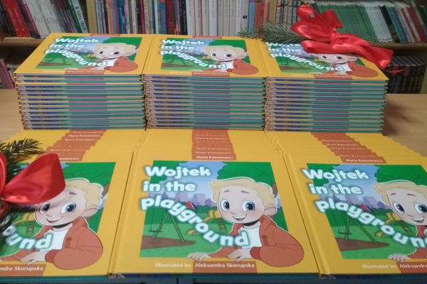 Książki pt. Wojtek in the playground 