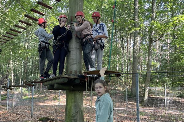 Zabawa w parku linowym