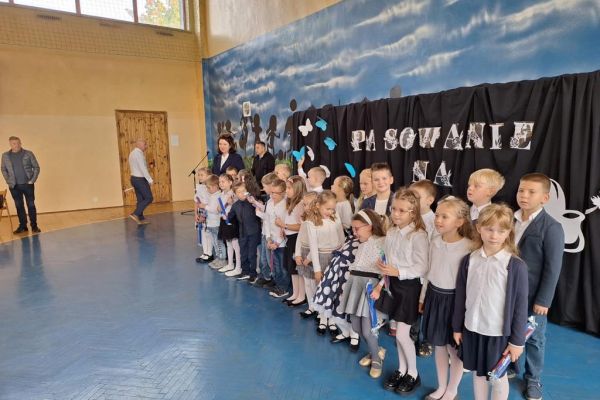 Pamiątkowe zdjęcie klasy 1a