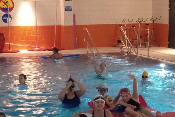 Gry i zabawy na basenie