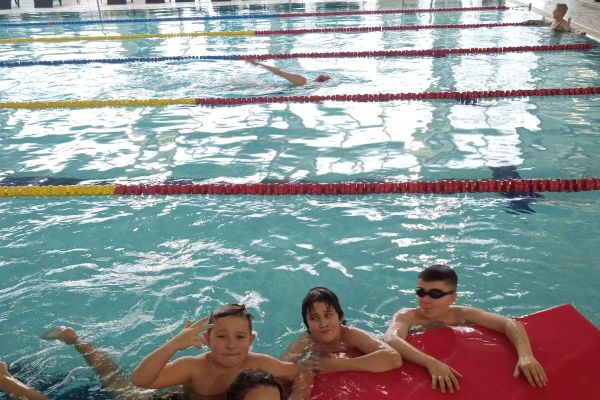 Gry i zabawy na basenie