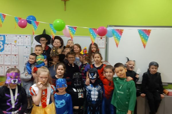 Zdjęcie pamiątkowe z balu klasa 1c