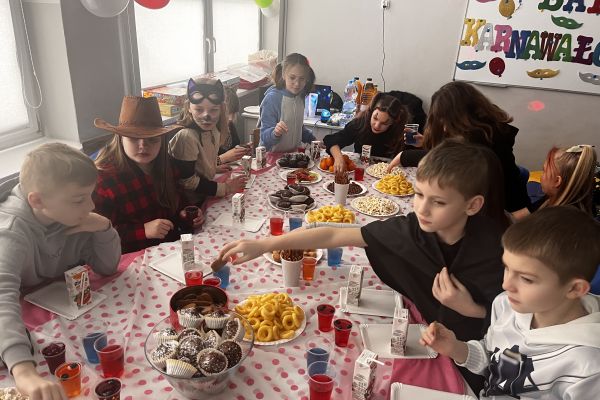 Wspólny poczęstunek w klasie 3c