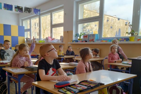 Spotkanie  z policjantami - pogadanka o zasadach bezpieczeństwa w czasie ferii     