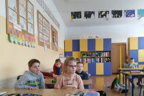 Spotkanie  z policjantami - pogadanka o zasadach bezpieczeństwa w czasie ferii     