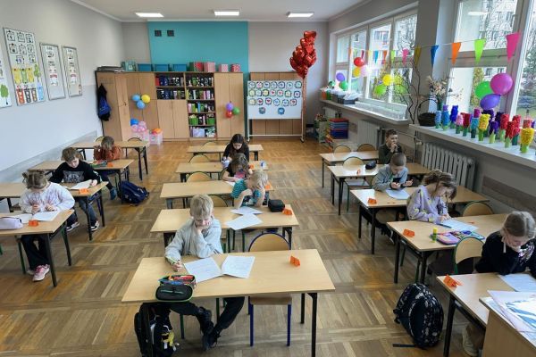 Uczestnicy Konkursu Matematycznego rozwiązują zadania