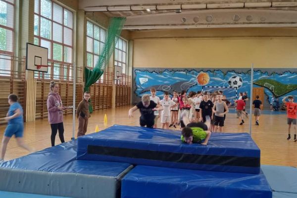 Skok wzwyż - technika nożycowa