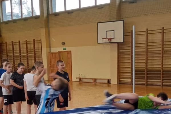 Skok wzwyż - technika nożycowa