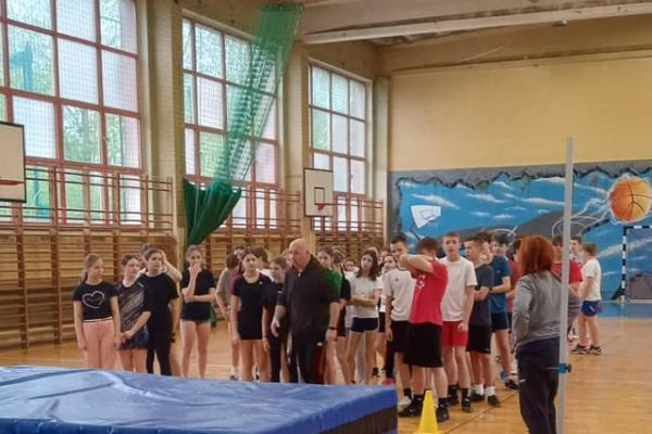 Skok wzwyż - technika nożycowa