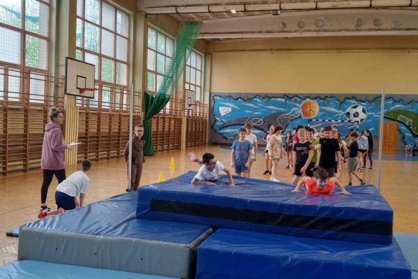 Skok wzwyż - technika nożycowa