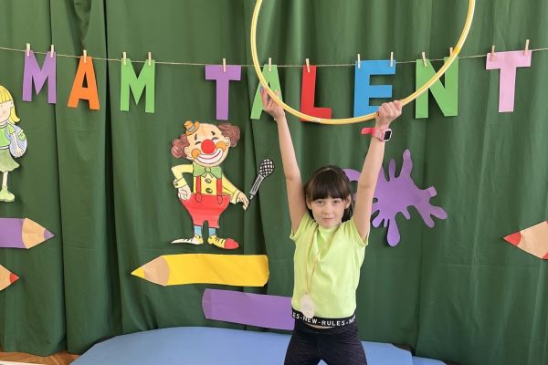 Pokaz tańca z hula-hop