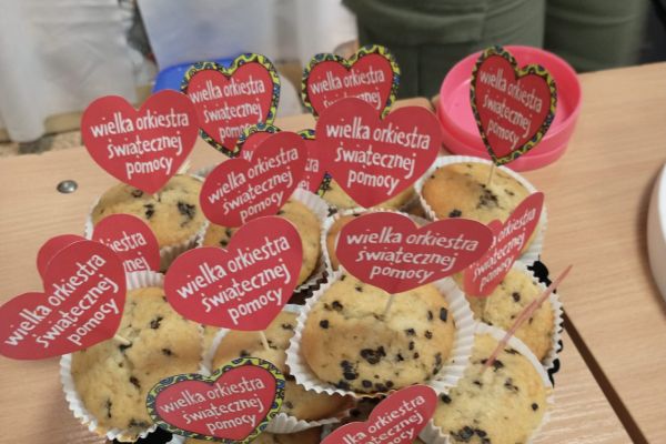 Babeczki z sercami WOŚP