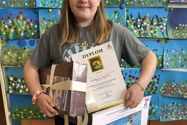 Nagrodzona uczennica w Konkursie  W świecie legend