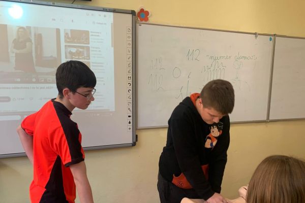Nauka udzielania pierwszej pomocy