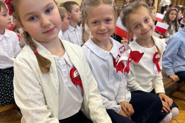 KONCERT PIEŚNI POLSKIEJ W KLASACH MŁODSZYCH