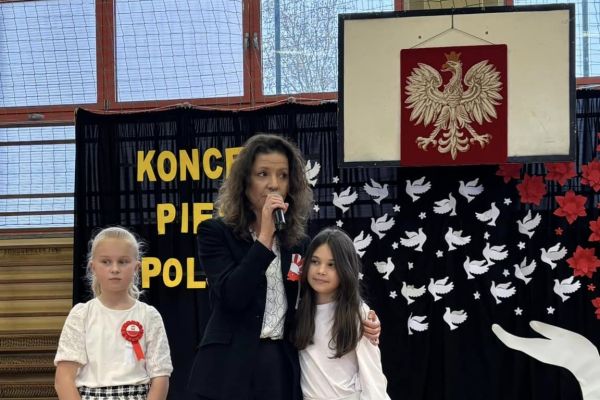 KONCERT PIEŚNI POLSKIEJ W KLASACH MŁODSZYCH