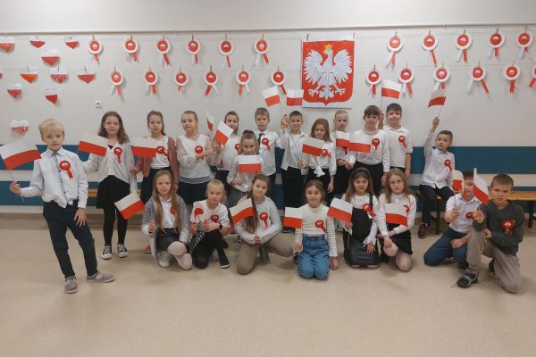 KONCERT PIEŚNI POLSKIEJ W KLASACH MŁODSZYCH