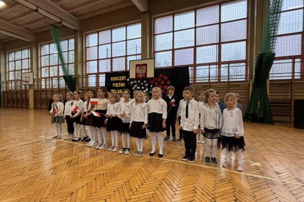 KONCERT PIEŚNI POLSKIEJ W KLASACH MŁODSZYCH