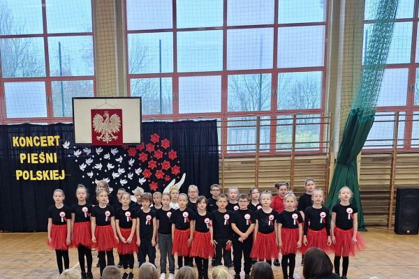KONCERT PIEŚNI POLSKIEJ W KLASACH MŁODSZYCH