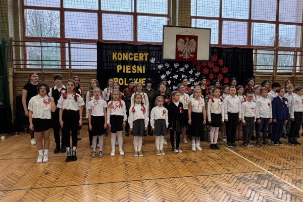 KONCERT PIEŚNI POLSKIEJ W KLASACH 4-8