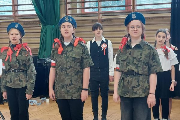KONCERT PIEŚNI POLSKIEJ W KLASACH 4-8