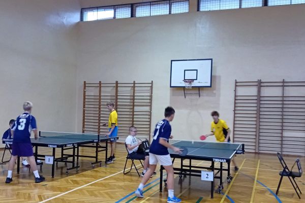 Tenis stołowy- reprezentanci naszej szkoły