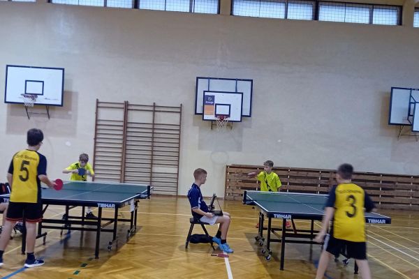 Tenis stołowy- reprezentanci naszej szkoły