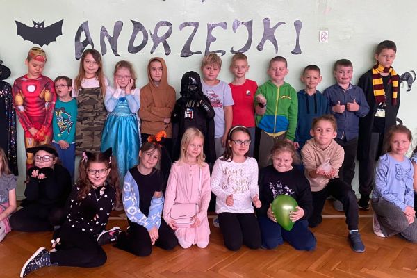 Andrzejkowa zabawa w klasach 1-3