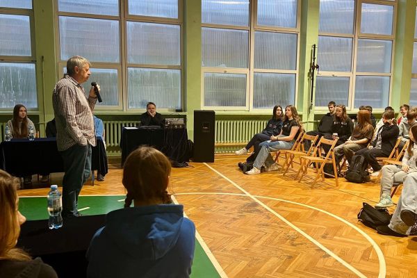 Debata klas ósmych – oceny w edukacji 