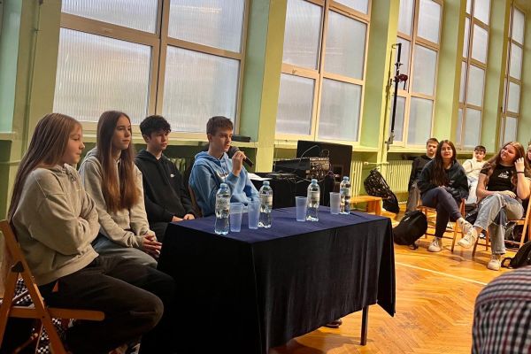 Debata klas ósmych – oceny w edukacji 