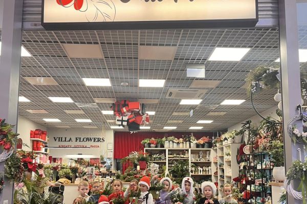 Warsztaty bożonarodzeniowe klasy 1b w CH Jantar