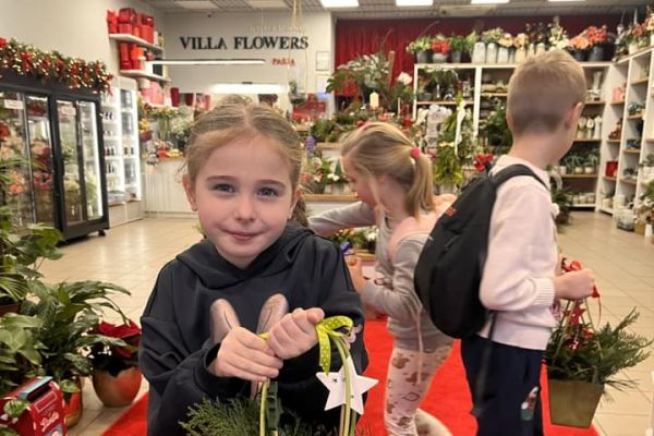 Warsztaty bożonarodzeniowe klasy 1b w CH Jantar