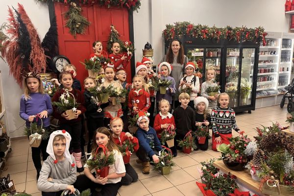 Warsztaty bożonarodzeniowe klasy 1b w CH Jantar