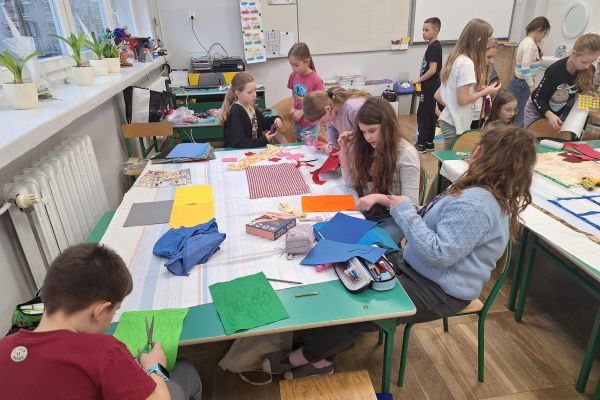 Warsztaty bajkoterapii w klasach 3b i 3c