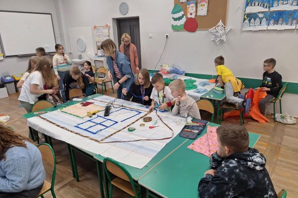 Warsztaty bajkoterapii w klasach 3b i 3c