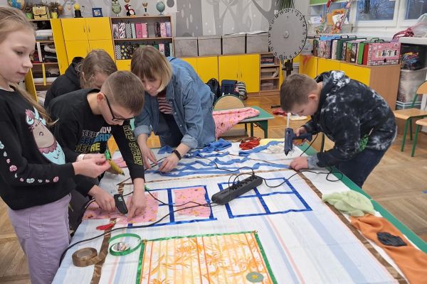 Warsztaty bajkoterapii w klasach 3b i 3c