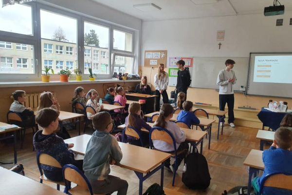 „Zwolnieni z Teorii”