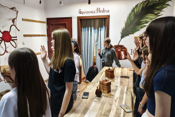  Szóstoklasiści na wycieczce w Toruniu