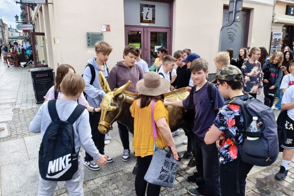  Szóstoklasiści na wycieczce w Toruniu