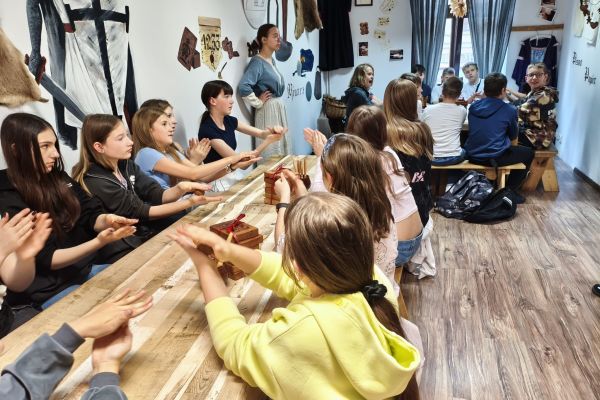  Szóstoklasiści na wycieczce w Toruniu