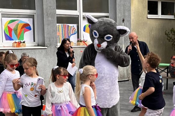 Festyn rodzinny z okazji Dnia Dziecka w SP 3