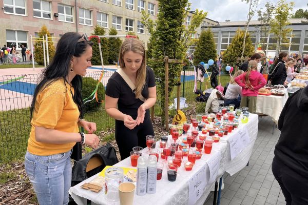 Festyn rodzinny z okazji Dnia Dziecka w SP 3