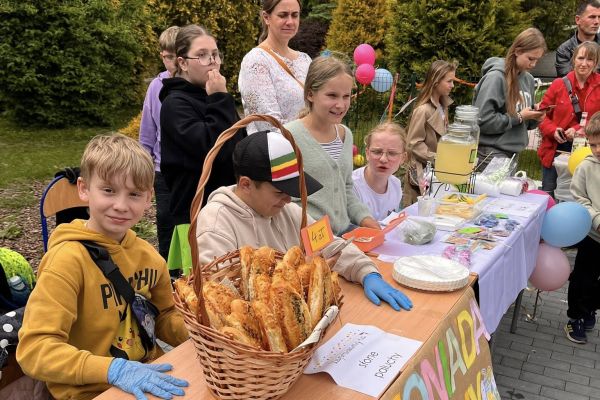 Festyn rodzinny z okazji Dnia Dziecka w SP 3