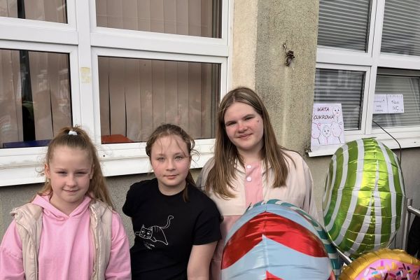 Festyn rodzinny z okazji Dnia Dziecka w SP 3