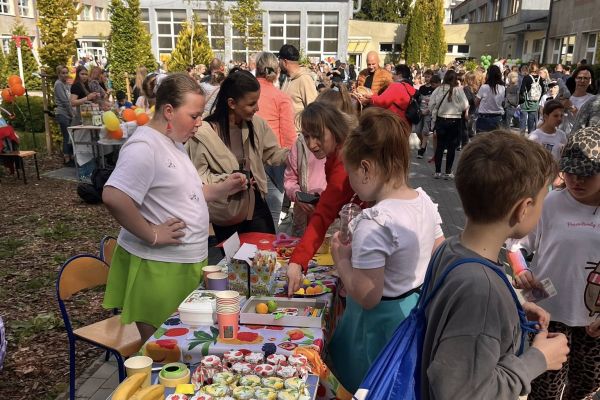 Festyn rodzinny z okazji Dnia Dziecka w SP 3